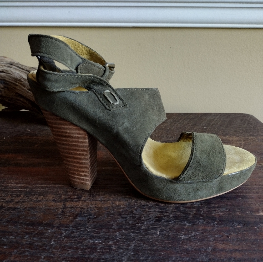 Apepazza Sage Olive Alabastro Green Suede Heels Size 6.5